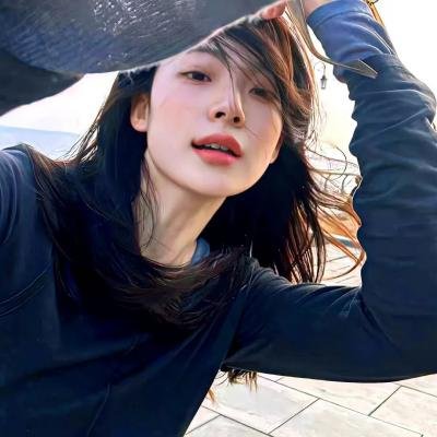 身为女主角！海报